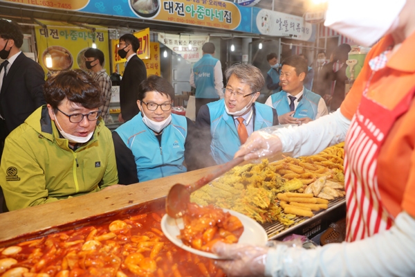 사진 우측에서 2번째 박재현 한국수자원공사 사장/제공=한국수자원공사