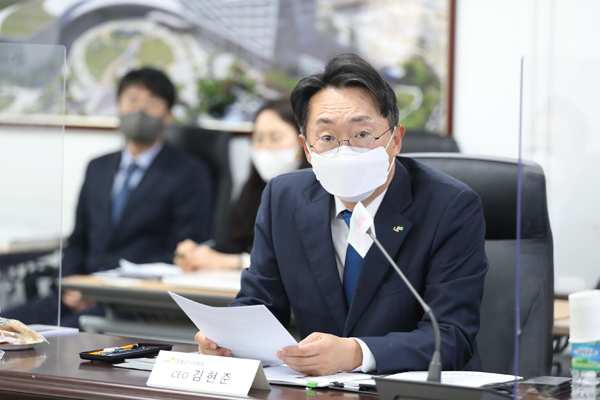 ▲준법감시위원회에서 발언하는 김현준 LH 사장/제공=LH