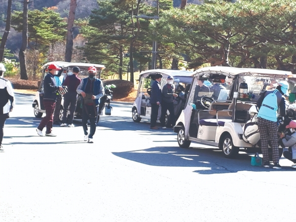 ▲지난 2021년 11월 11일 지방소재 K골프장에서 열린 대한건설단체총연합회 2021년 정기총회 후 모습/사진=오마이건설뉴스