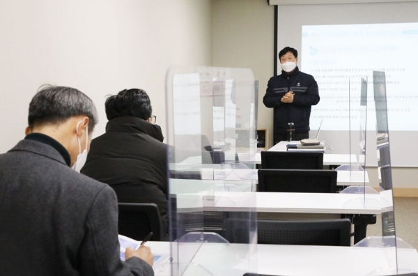 ▲건설기계안전관리원 감사부장이 청렴전문가 양성을 위한 교육을 실시하고 있다./사진제공 = 대한건설기계안전관리원