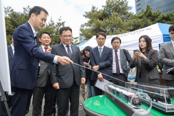 백원국 국토교통부 차관은 24일 오전 CTX 출발역인 정부대전청사역 현장점검을 실시했다./사진= 국토부