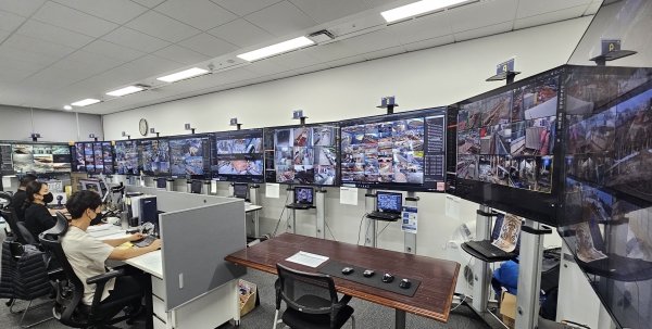 DL이앤씨 본사에 마련된 현장 CCTV 통합관제센터/제공=DL이앤씨