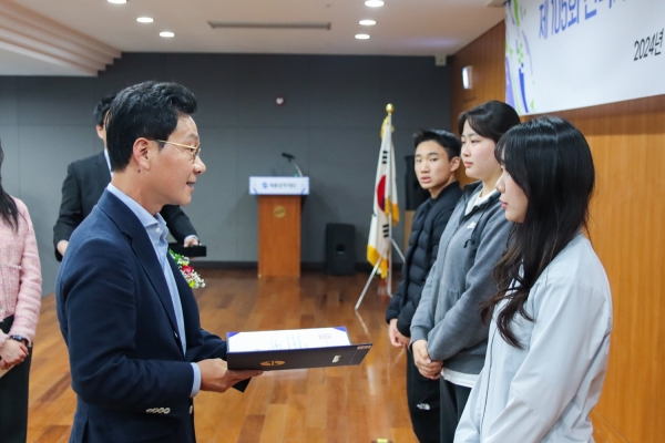 수여식 사진/제공=계룡장학재단
