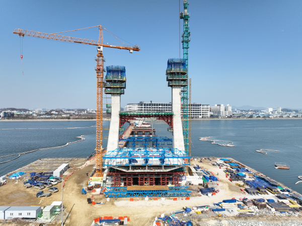송산그린시티~시화MTV 연결도로는 2023년 2월 착공해 현재 37% 가량 공정이 진행됐다./사진=DL이앤씨